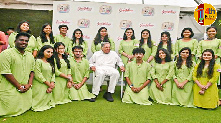 বৃদ্ধ বয়সের নিঃসঙ্গতার ব্যবসা