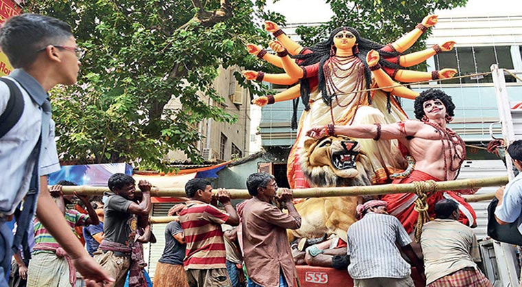 দুর্গাপুজো কি আদতে নিম্নরুচির আর্ট প্র্যাকটিস?